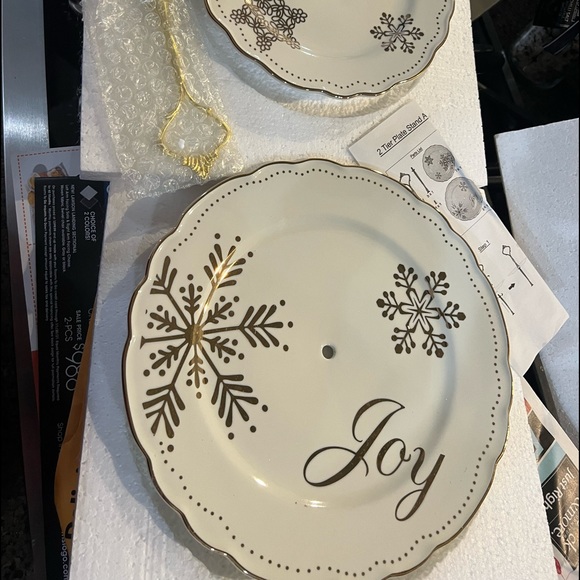 Elegant 2 tier Christmas Plate - Picture 4 of 7